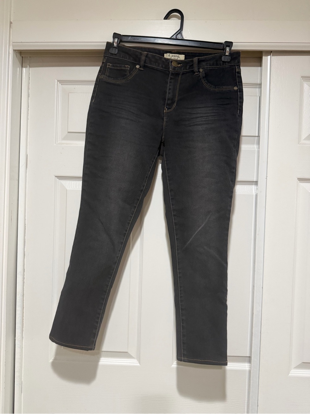 d. jeans Black Ankle Cropped Slim Jeans Size 10